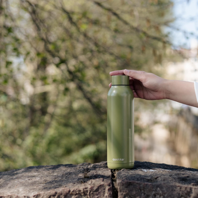 QUOKKA BOTELLA TERMO ACERO INOXIDABLE SOLID OLIVE GREEN 630 ML